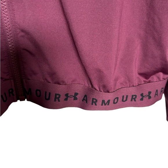 Under Armour UA Heatgear
Armour Full Zip Jacket
Burgundy size LARGE - Picture 6 of 8